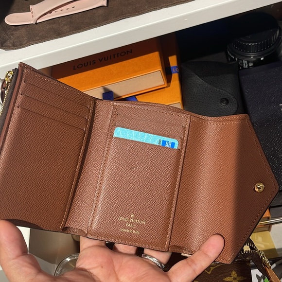 Louis Vuitton Victorine Wallet - Picture 8 of 9